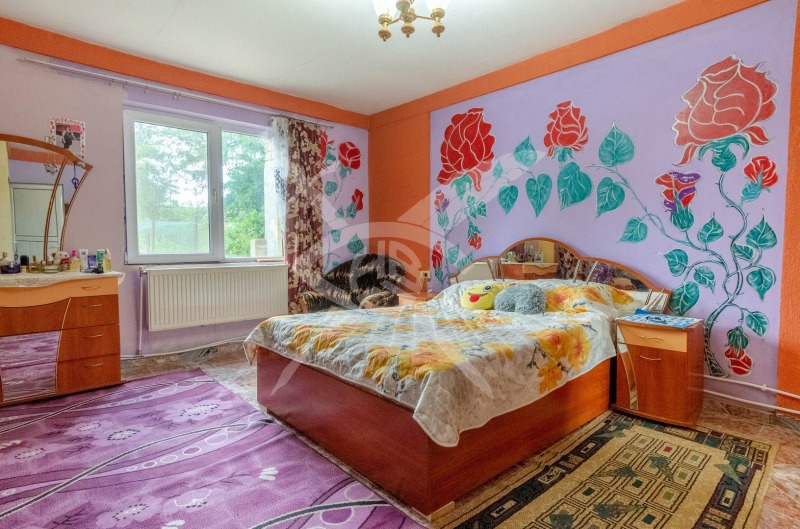 Продава КЪЩА в град София, гр. Нови Искър - 250 кв.м / 350 000 € » 684 540.50 лв., ЕКС НВД ООД