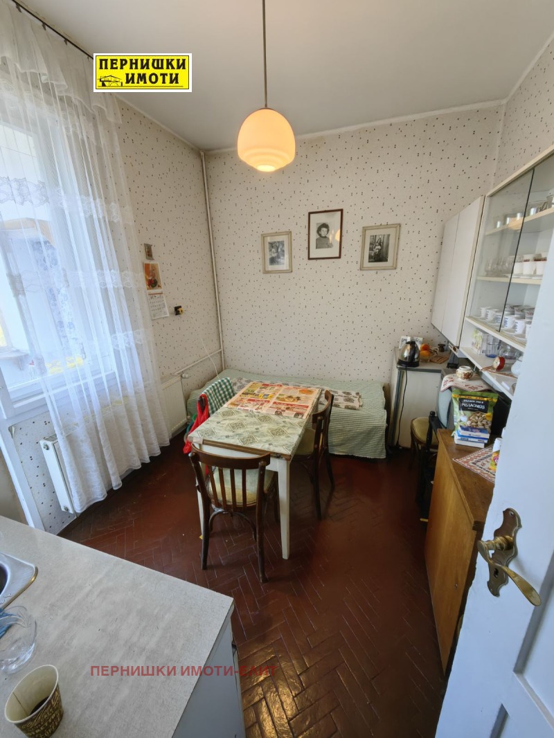 De vânzare  1 dormitor Pernic , Țentâr , 68 mp | 70804356 - imagine [7]