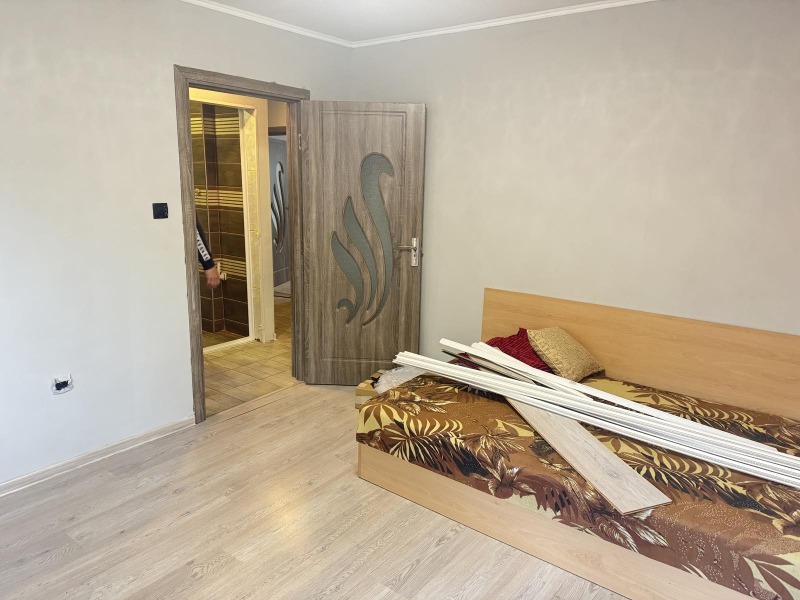 Продава 3-СТАЕН, гр. Русе, Родина 1, снимка 2 - Апартаменти - 52316910