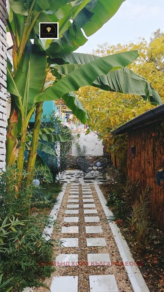 Продава ЕТАЖ ОТ КЪЩА, гр. Пловдив, Център, снимка 6 - Етаж от къща - 52363142