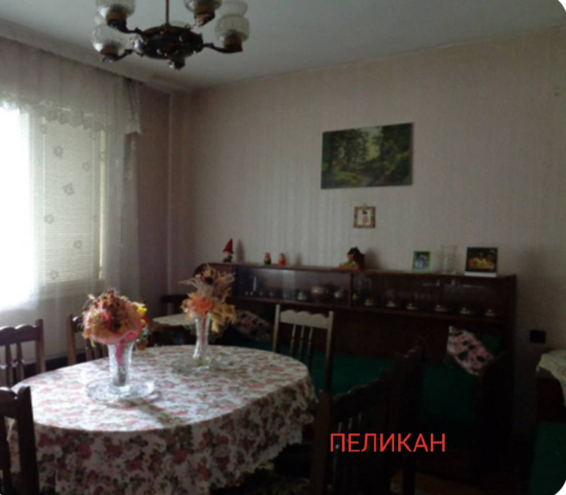 Продава 4-СТАЕН в град Велико Търново, Център - 122 кв.м / 138 000 € » 269 904.54 лв., ПЕЛИКАН