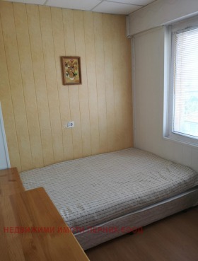 1 quarto Radomir, Região Pernik 8