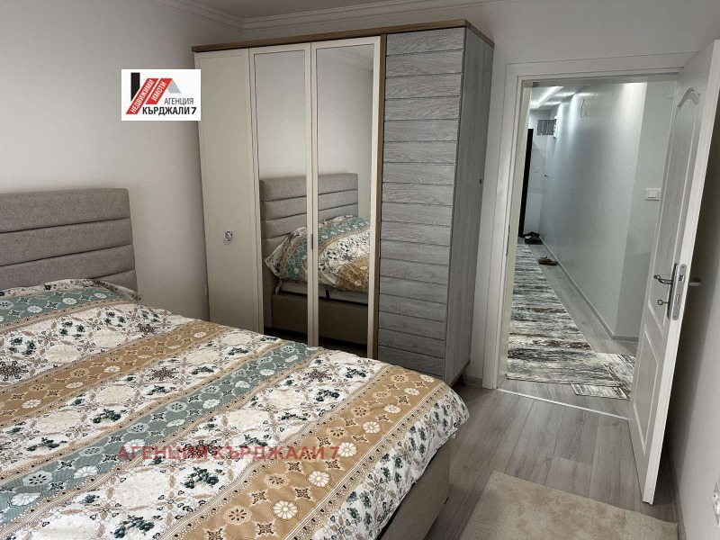 Продава 3-СТАЕН, гр. Кърджали, Възрожденци, снимка 3 - Апартаменти - 53492325