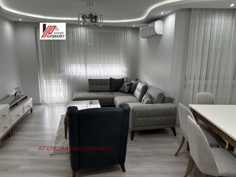 Продава 3-СТАЕН, гр. Кърджали, Възрожденци, снимка 10 - Апартаменти - 53492325