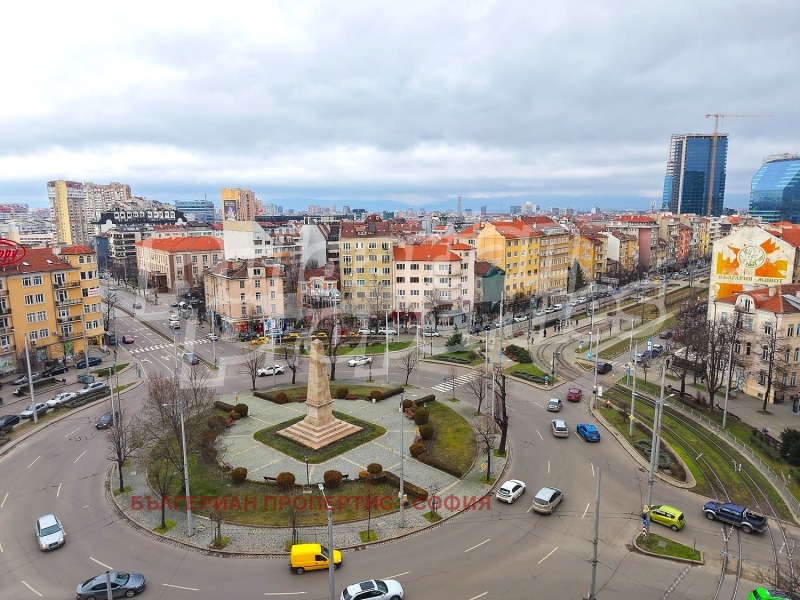 Продава 4-СТАЕН, гр. София, Център, снимка 2 - Апартаменти - 53428768