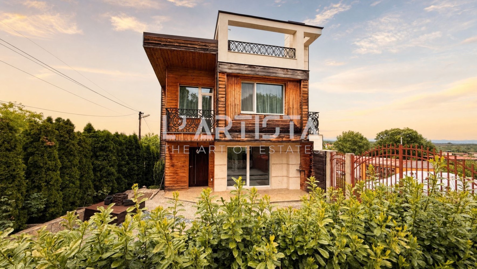 Продава КЪЩА, гр. София, гр. Банкя