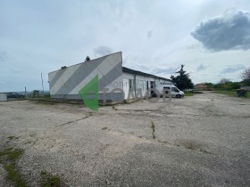 Продажба на имоти в с. Величка, област Търговище - изображение 1 