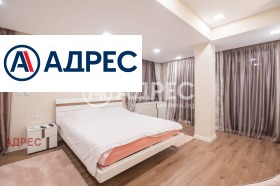 МНОГОСТАЕН, 233 m2