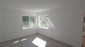 Продава КЪЩА, с. Червенци, област Варна, снимка 9