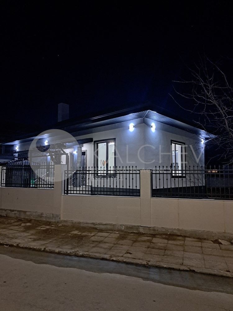 Продава КЪЩА, гр. Каварна, област Добрич, снимка 1 - Къщи - 49075229