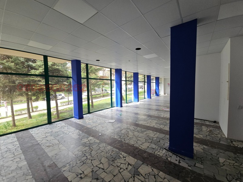 Продава МАГАЗИН, гр. Велико Търново, Център, снимка 2 - Магазини - 52779401