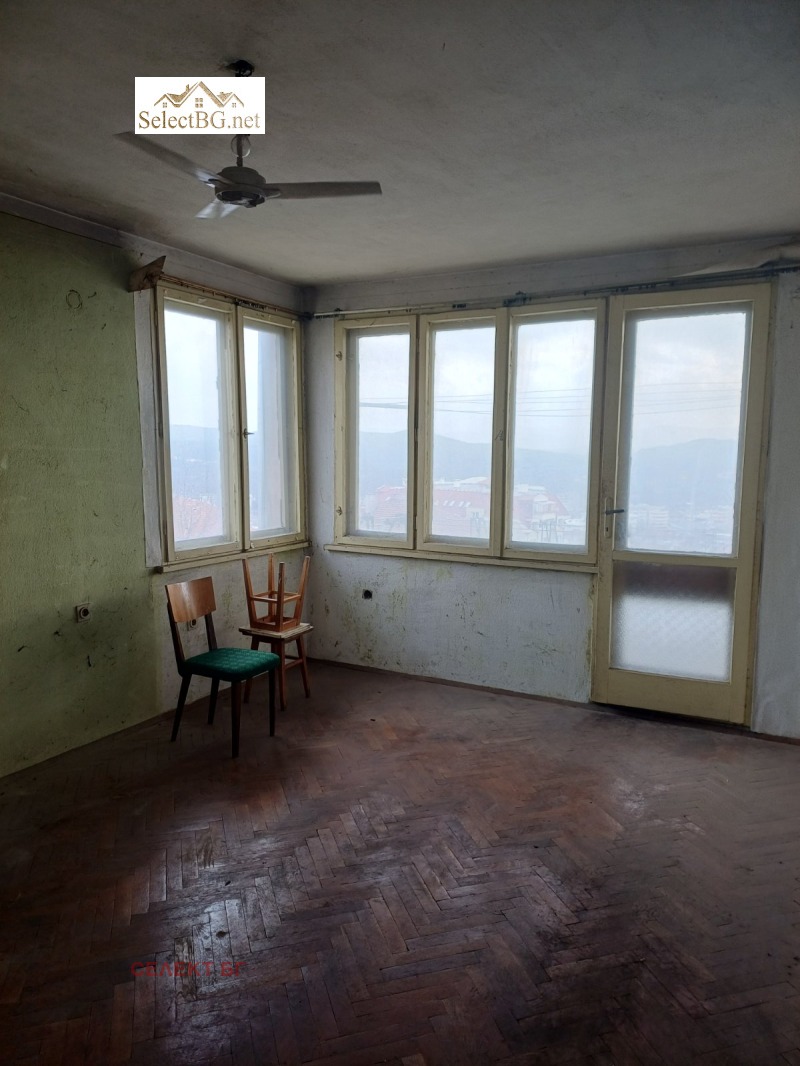 Продава 3-СТАЕН, гр. Велико Търново, Акация, снимка 2 - Апартаменти - 53244261