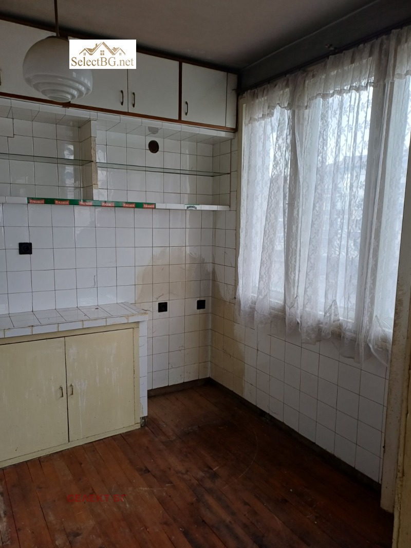 Продава 3-СТАЕН, гр. Велико Търново, Акация, снимка 5 - Апартаменти - 53244261