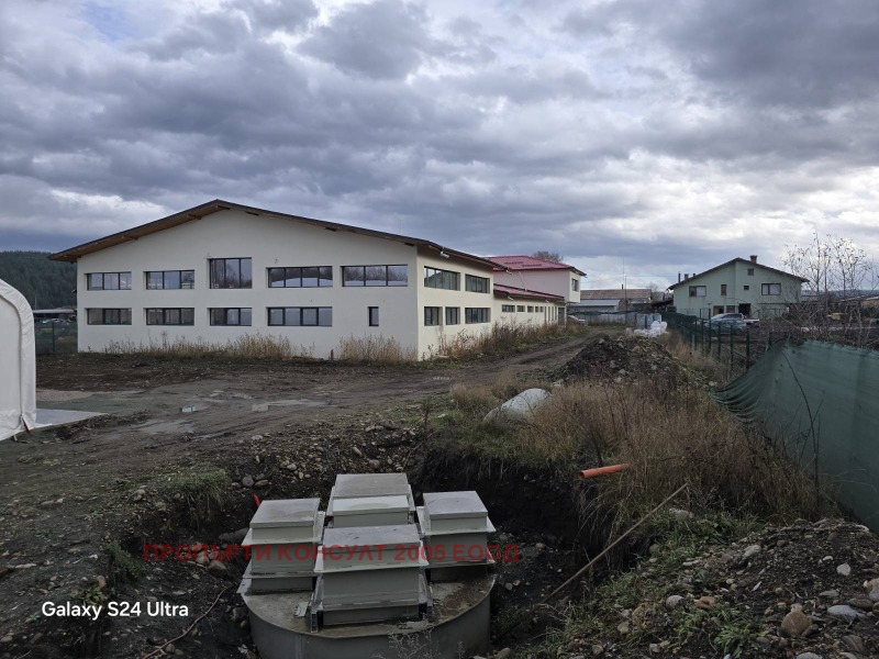 Eladó  Ipari épület régió Sofia , Samokov , 1000 négyzetméter | 77301552 - kép [2]