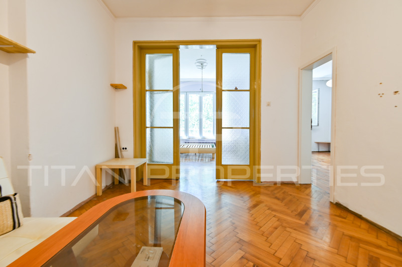 For Sale  2 bedroom Sofia , Tsentar , 72 sq.m | 62738468