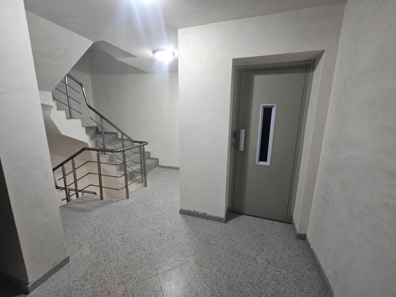 Продава  3-стаен град Кърджали , Възрожденци , 130 кв.м | 93103940 - изображение [13]