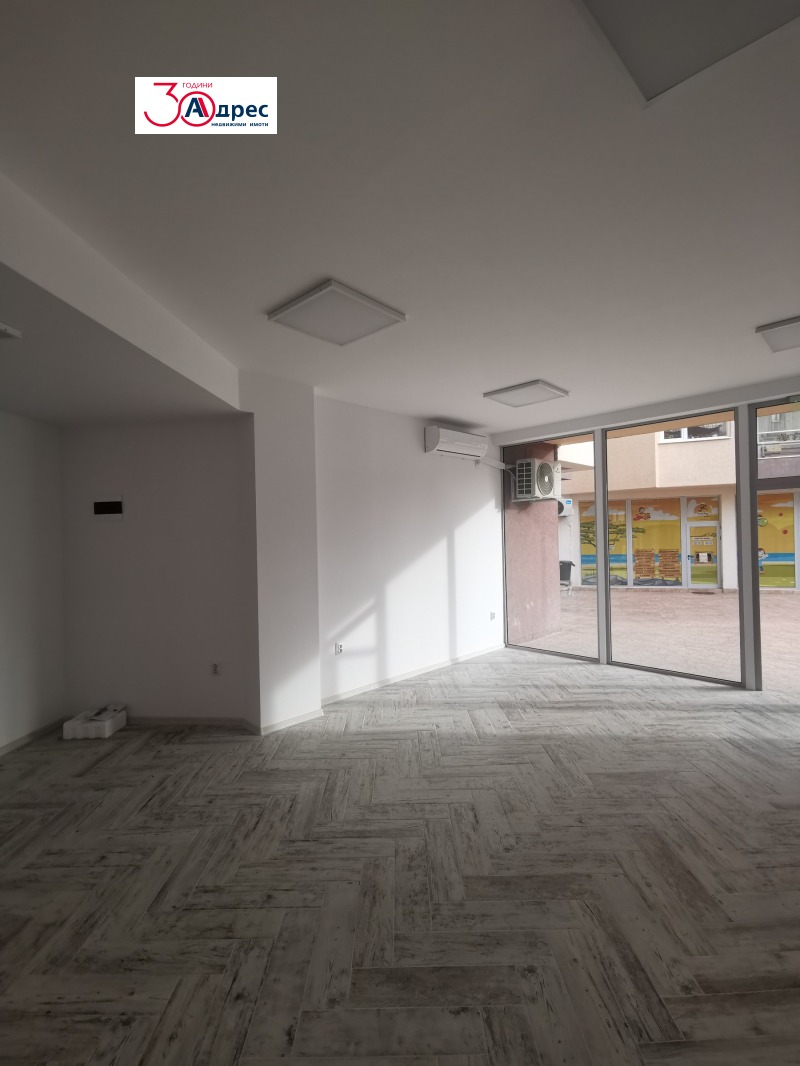 Продава МАГАЗИН, гр. Добрич, Център, снимка 2 - Магазини - 52805599