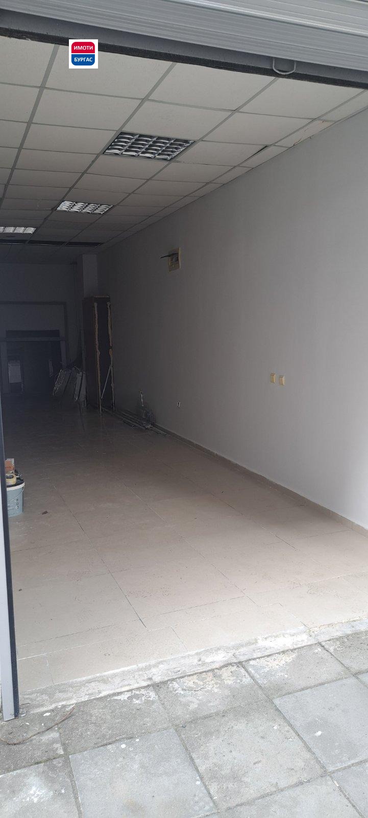 Продава ГАРАЖ, ПАРКОМЯСТО, гр. Бургас, Лазур, снимка 3 - Гаражи и паркоместа - 54380335
