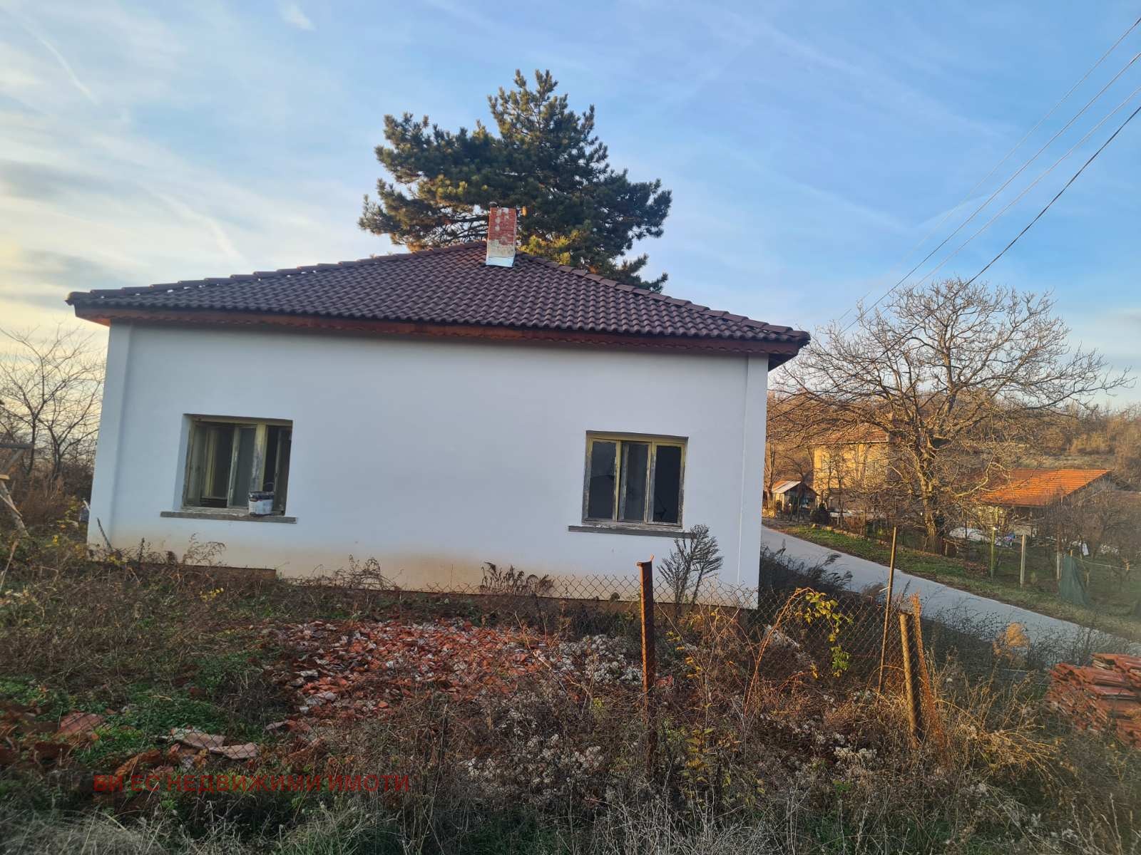 Продава КЪЩА, с. Голяма Брестница, област Ловеч, снимка 2 - Къщи - 56276588
