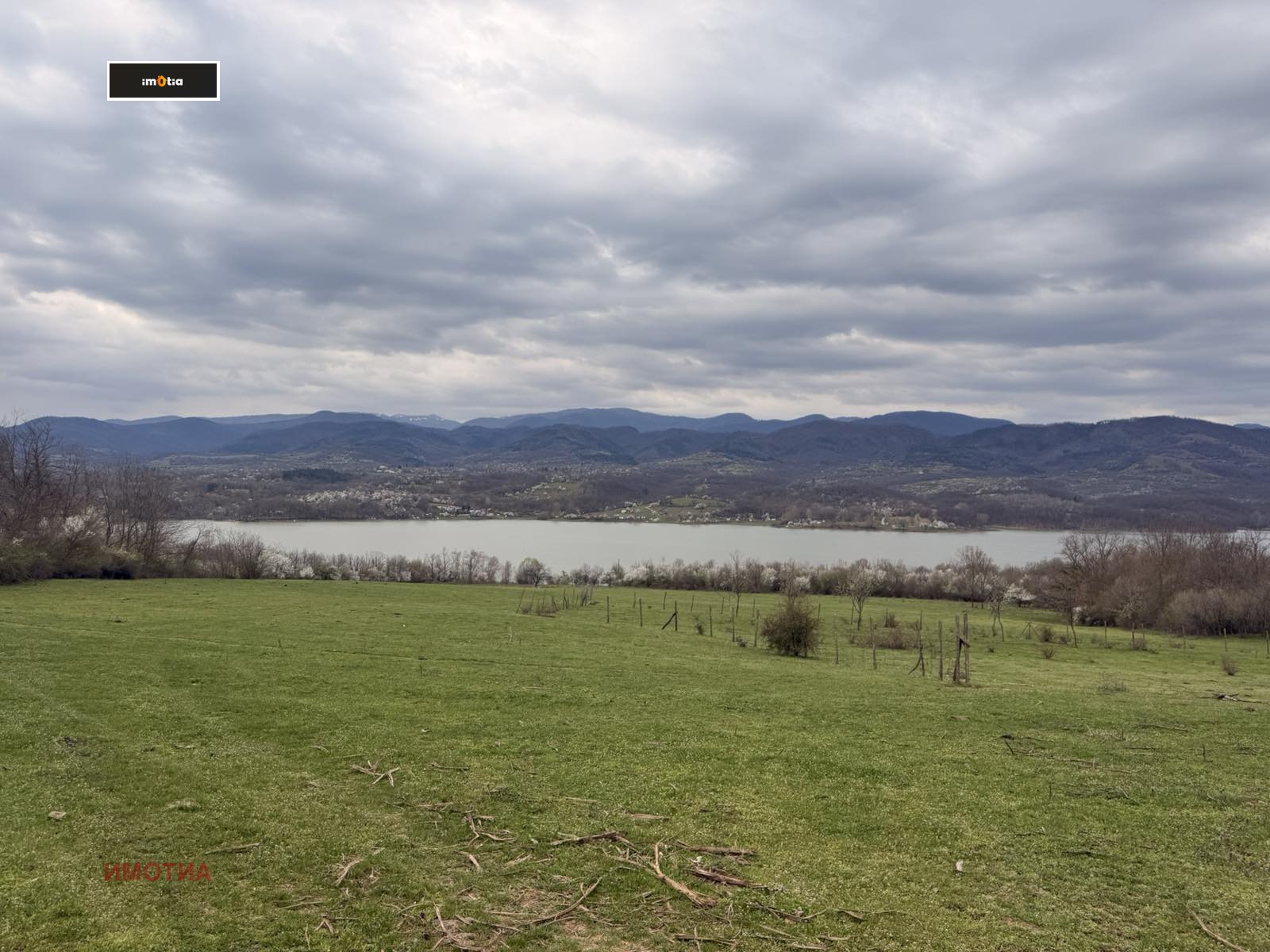 Продава ПАРЦЕЛ, с. Голяма Желязна, област Ловеч