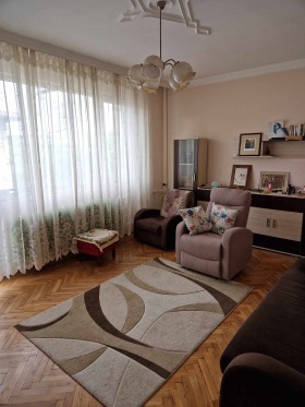 2 bedroom Idealen tsentar, Pleven 1