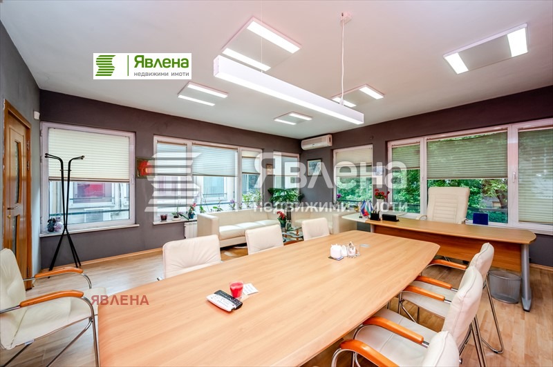 Продава  Офис град София , Център , 100 кв.м | 88037022