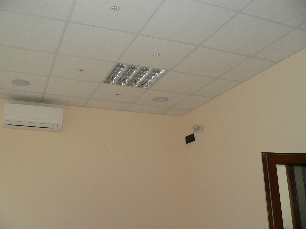 Продава ОФИС, гр. Велико Търново, Бузлуджа, снимка 5 - Офиси - 54114777