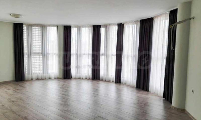 À vendre  3 chambres Plovdiv , Karchiyaka , 194 m² | 48178285 - image [2]