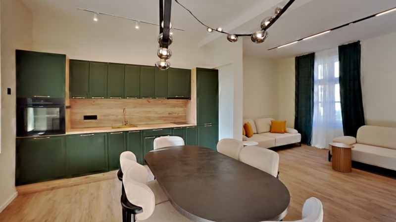 Продава КЪЩА, гр. София, Център