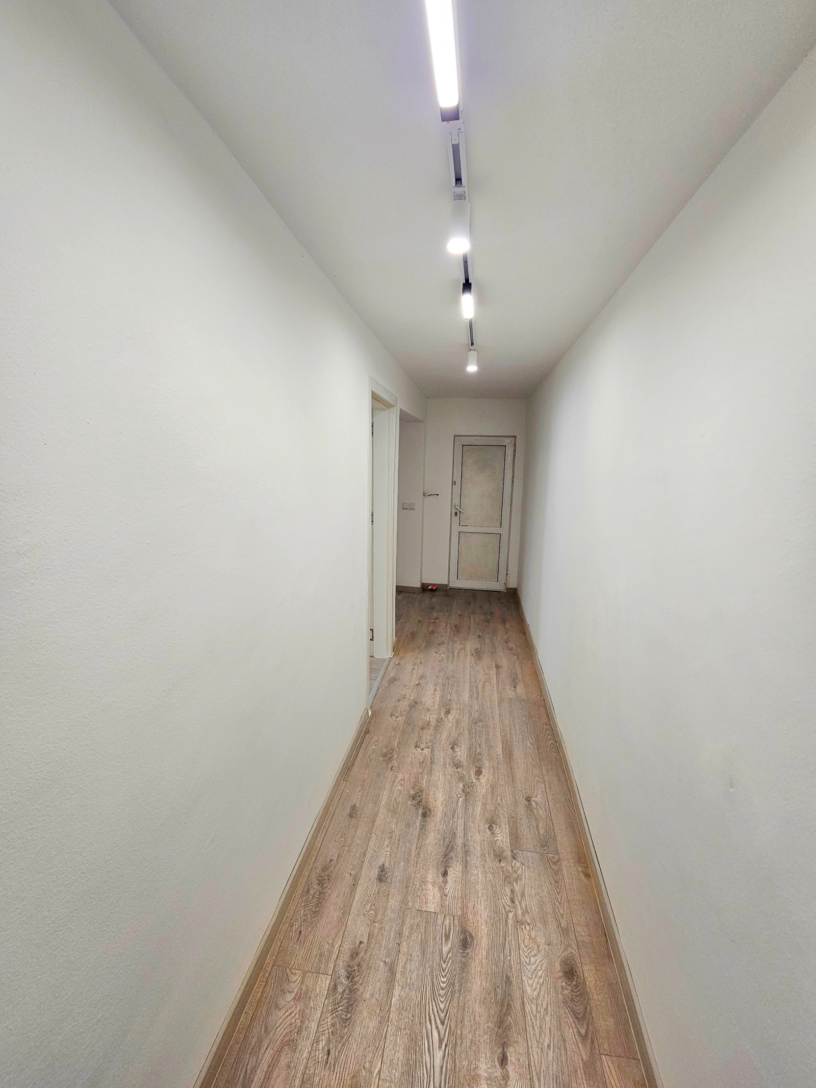 Продава 2-СТАЕН, гр. Варна, Център, снимка 8 - Апартаменти - 54922477