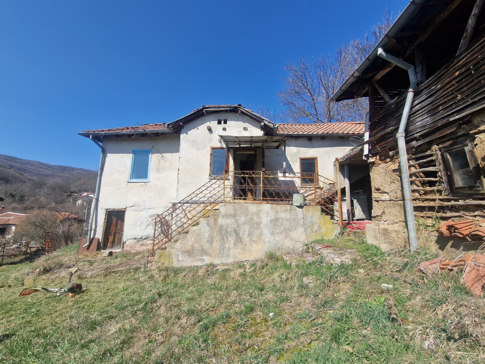 Продава ВИЛА, с. Ръжавец, област Перник, снимка 2 - Вили - 53949704