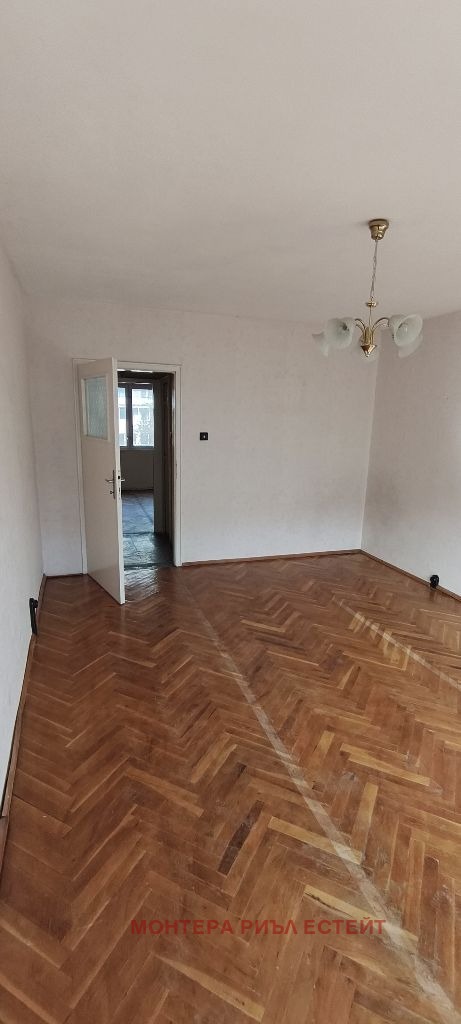 Продава 4-СТАЕН, гр. Варна, Левски 1, снимка 3 - Апартаменти - 53857576