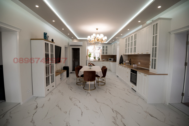 Продава  Къща град Силистра , Юг , 690 кв.м | 23781756 - изображение [3]