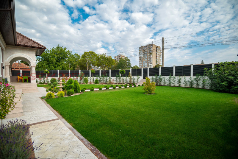Продава  Къща град Силистра , Юг , 690 кв.м | 23781756 - изображение [15]