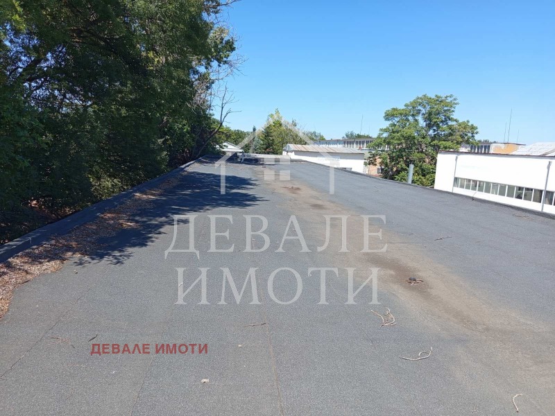 Продава  Пром. помещение град Русе , Търговия на едро , 1050 кв.м | 15706172 - изображение [3]