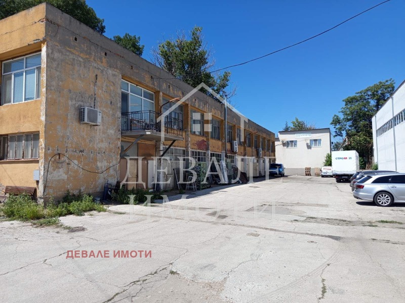 Продава  Пром. помещение град Русе , Търговия на едро , 1050 кв.м | 15706172 - изображение [2]