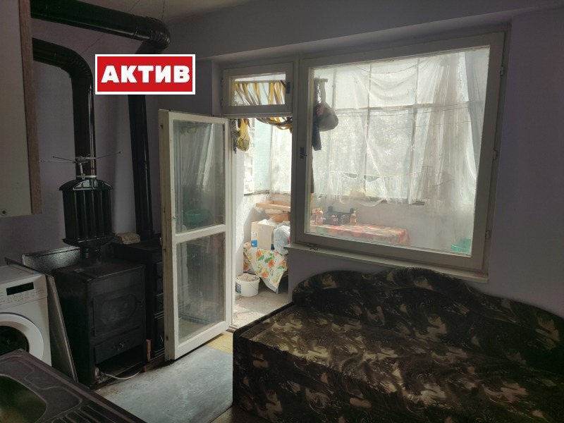 Продается  1 спальня Търговище , Запад 3 , 58 кв.м | 24975200 - изображение [2]