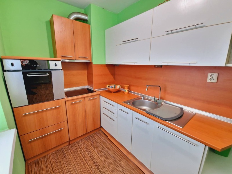 Продава 4-СТАЕН, гр. Добрич, Строител, снимка 6 - Апартаменти - 53030103