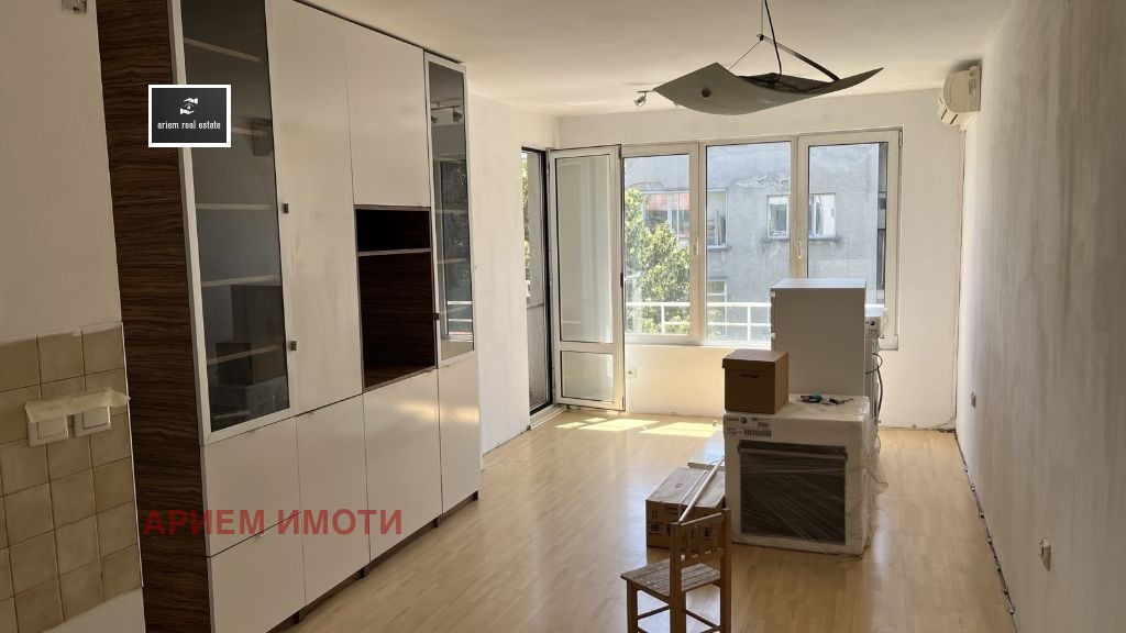 Продава 2-СТАЕН, гр. София, Медицинска академия