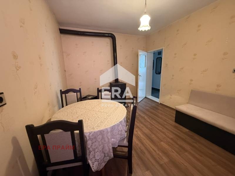 Продава ЕТАЖ ОТ КЪЩА, гр. Дългопол, област Варна, снимка 2 - Етаж от къща - 54756606