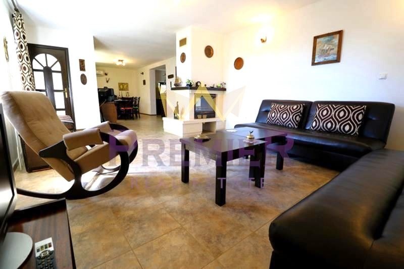 Продава КЪЩА, гр. Балчик, област Добрич, снимка 2 - Къщи - 53086306