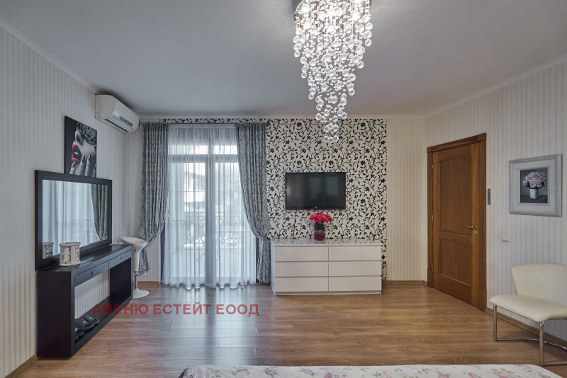 Продава МНОГОСТАЕН, гр. Варна, Бриз, снимка 3 - Aпартаменти - 49136811