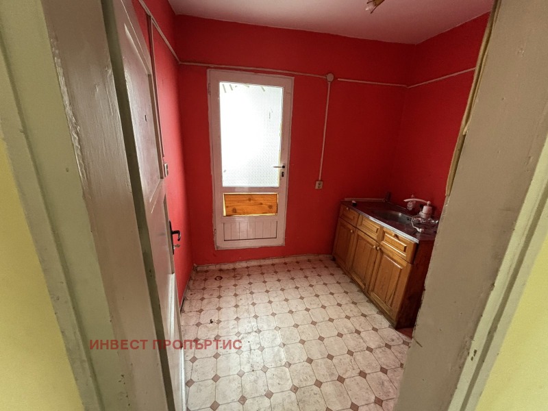 Продава  Къща град Кюстендил , Никола Въжаров , 150 кв.м | 33065500 - изображение [14]