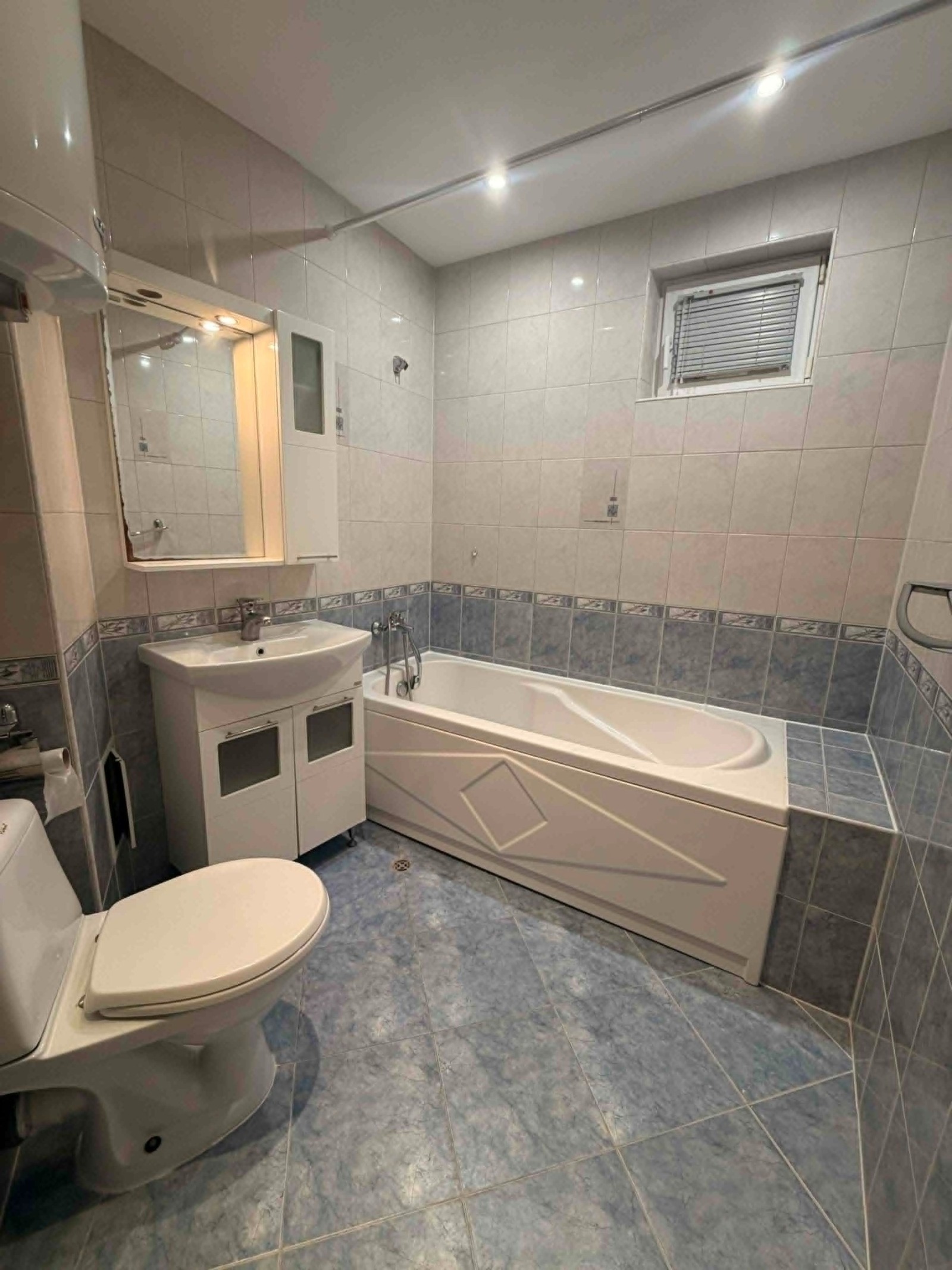 Продава 2-СТАЕН, гр. Варна, Бриз, снимка 10 - Апартаменти - 54697165