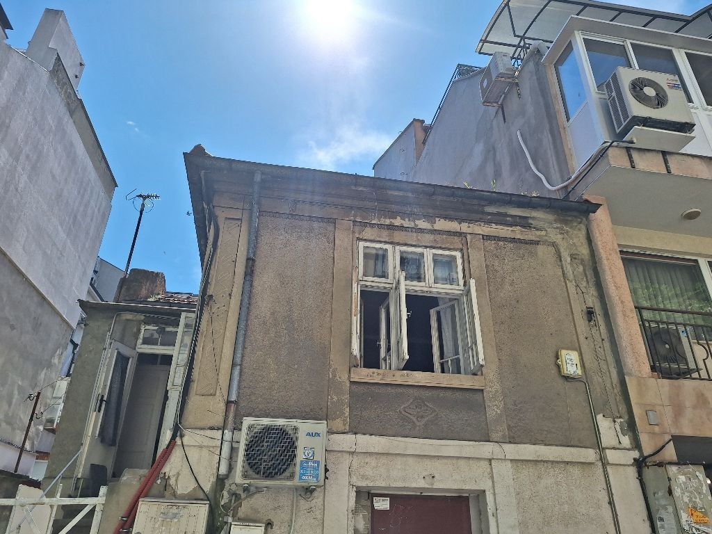 Продава ЕТАЖ ОТ КЪЩА, гр. Варна, Окръжна болница-Генерали