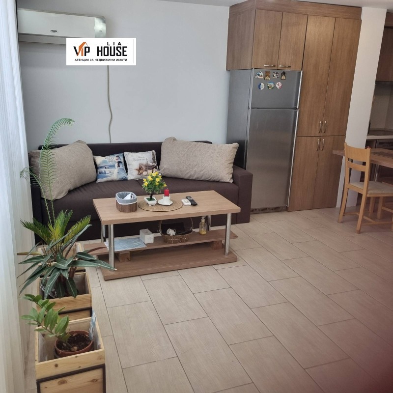 Продава 2-СТАЕН, град Пазарджик, Идеален център • 65000 € / 127128.95 лв. • 84485366 1