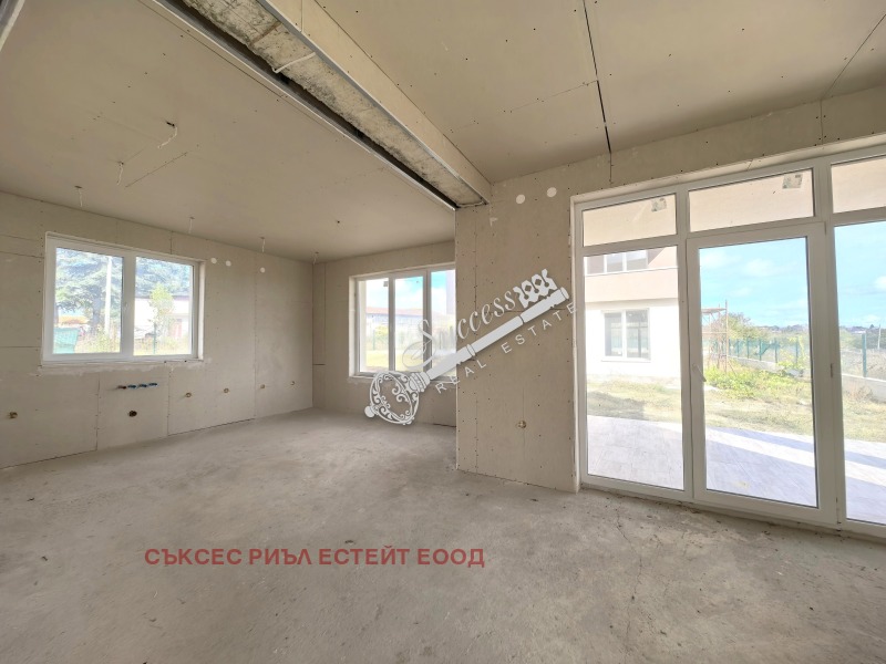 Продава КЪЩА, гр. Варна, м-т Боровец - юг, снимка 5 - Къщи - 49280192