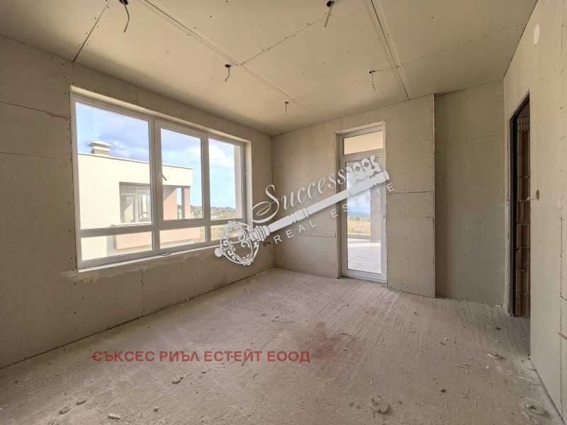 Продава КЪЩА, гр. Варна, м-т Боровец - юг, снимка 11 - Къщи - 49280192