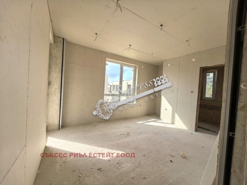 Продава КЪЩА, гр. Варна, м-т Боровец - юг, снимка 8 - Къщи - 49280192