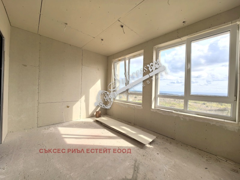 Продава КЪЩА, гр. Варна, м-т Боровец - юг, снимка 12 - Къщи - 49280192